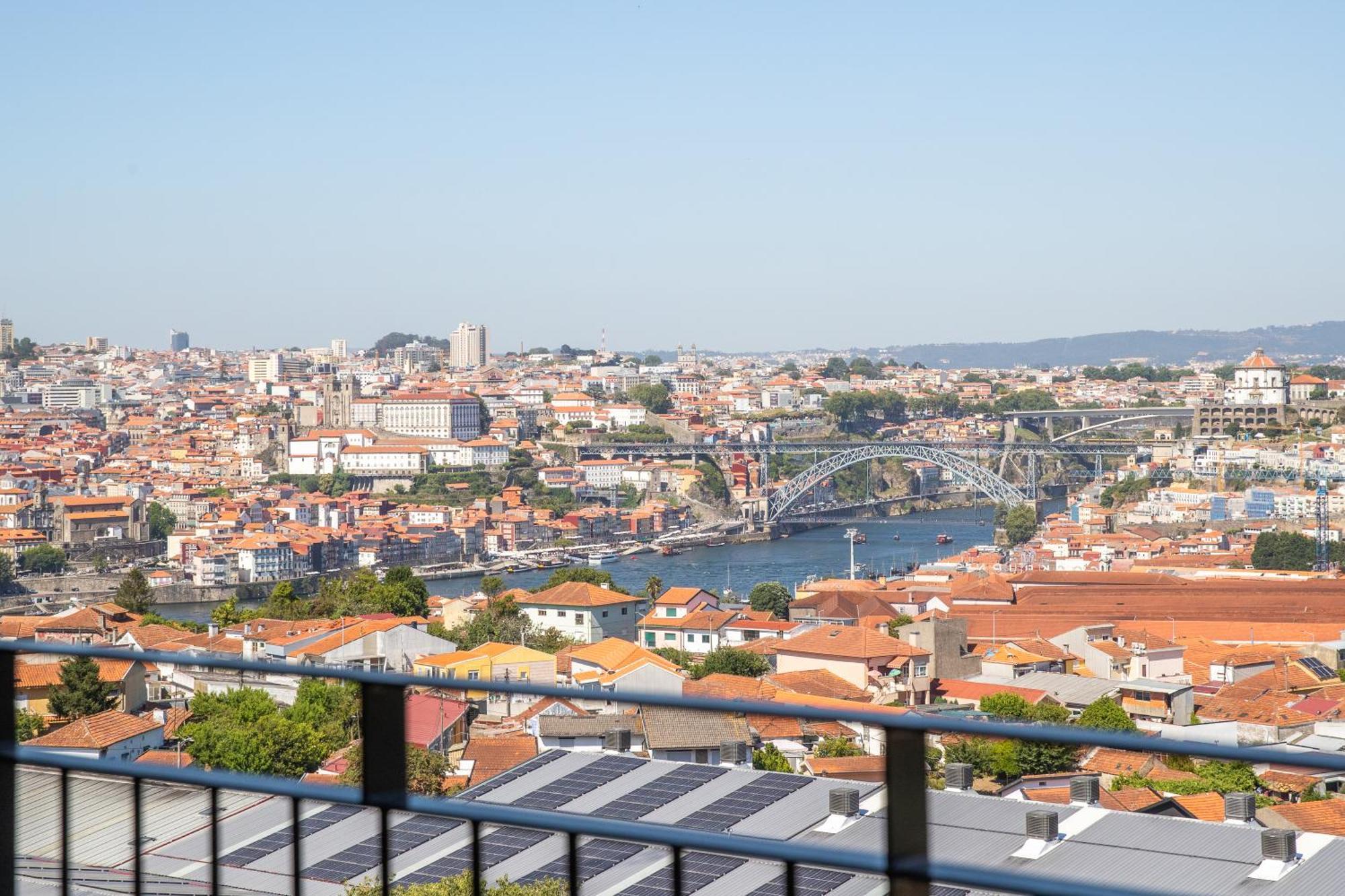Brand New Luxurious Ap T2 - Amazing View- With Garage Daire Vila Nova de Gaia Dış mekan fotoğraf